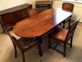 Freecycle Oval extending dining table with 4 leather chairs