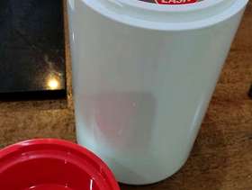 Freecycle Easiyo Yoghurt maker