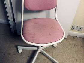 Freecycle Pink computer chair Ikea
