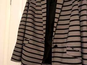 Freecycle £7.00. Oasis brand - ladies’ jacket Size 16