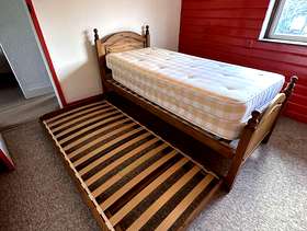 Freecycle 2 Single beds with mattress