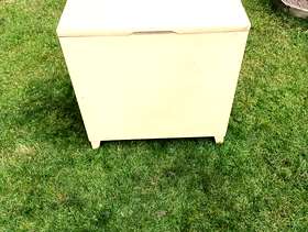 Freecycle Blanket chest