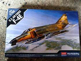 Freecycle Plastic plane model