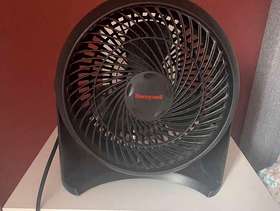Freecycle 2x desk fans