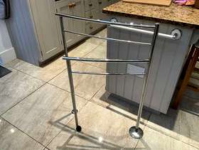 Freecycle Chrome towel rail