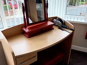 Freecycle Dressing table, mirror and stool