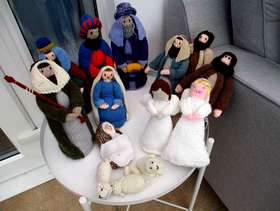 Freecycle Knitted nativity scene characters