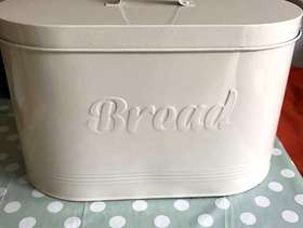 Freecycle Vintage style bread bin and three-tier cupcake holder