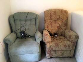 Freecycle 2 electric recliner chairs