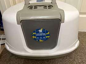 Freecycle Cats at home large corner cat tray new unused cost ...