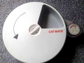 Freecycle Cat Mate C50 automatic feeder