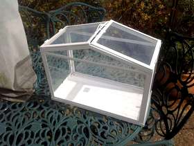 Freecycle Mini Greenhouse