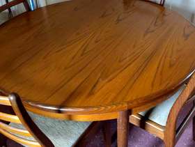 Freecycle Round table extends to oval table - gplan -plus 6 ...