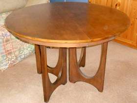 Freecycle Round wooden table