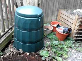 Freecycle Compost bin