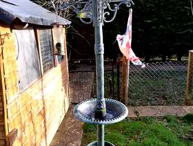 Freecycle Bird feeder