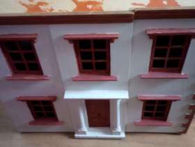 Freecycle Dolls house