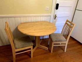 Freecycle Free kitchen table and chairs