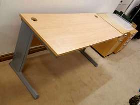 Freecycle 2 office desks, like new