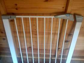 Freecycle Child / Pet Safely Gate