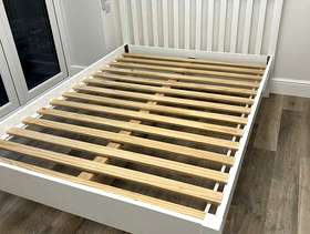 Freecycle Double bed frame (White)