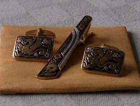 Freecycle Vintage Dragon Pattern Cufflinks with matching Tie Pin