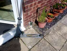 Freecycle Mondo scooter age 7 - adult ( takes up to ...