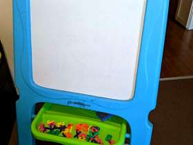 Freecycle Double sided easel