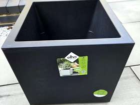 Freecycle Black Elho 40cm Square Plant Pot
