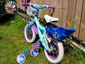 Freecycle Girls 'Frozen' Bike with Stabilizers