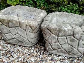 Freecycle Pair of heavy concrete planters