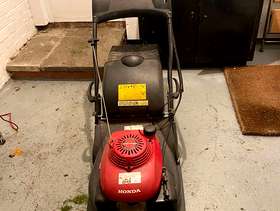 Freecycle Honda HRX426C Petrol lawnmower