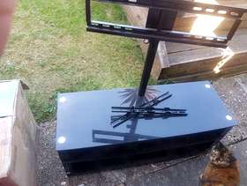 Freecycle Tv unit with brackets for tv black gloss