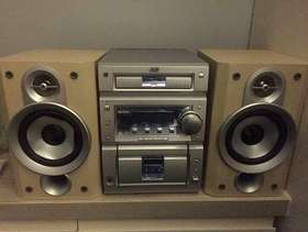 Freecycle CD, Cassettes and Radio player