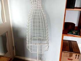Freecycle Shabby-chic white Mannequin
