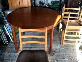 Freecycle Round table and 3 chairs