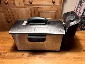 Freecycle Small deep fat fryer