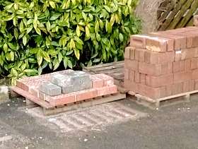 Freecycle Cleaned used bricks