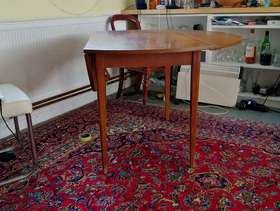 Freecycle Round drop fold table