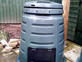 Freecycle Big clean compost bin
