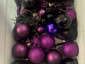 Freecycle Purple & black Christmas baubles