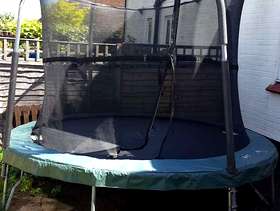 Freecycle 10ft trampoline