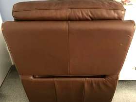 Freecycle Electric rise and recline chair