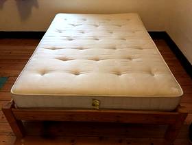 Freecycle Double bed base and mattress