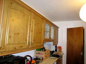 Freecycle Wood effect kitchen units plus laminate counter top