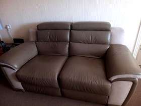 Freecycle Harvey's Leather recliner