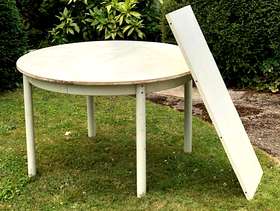 Freecycle White Round Table
