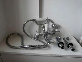 Freecycle Bath taps & Shower attachment