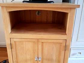 Freecycle Solid Oak TV Unit