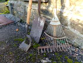 Freecycle Four old garden tools